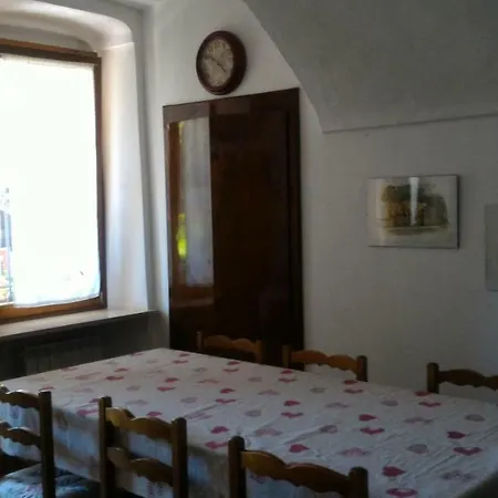 Holle Apartment *
